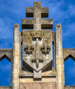 blason de Jeanne d'arc au sommet de l'église Sainte Jeanne d'arc de Montigny-lès-Metz
